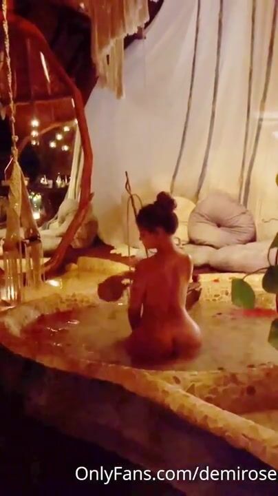 Demi Rose Mawby Naked Walking Bathing Videos Leaked