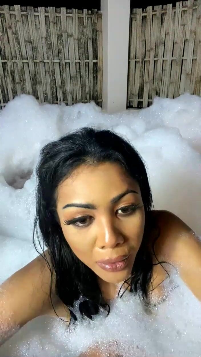 Ladyboyfernasia Webcam Recording Xxx Onlyfans Porn Videos