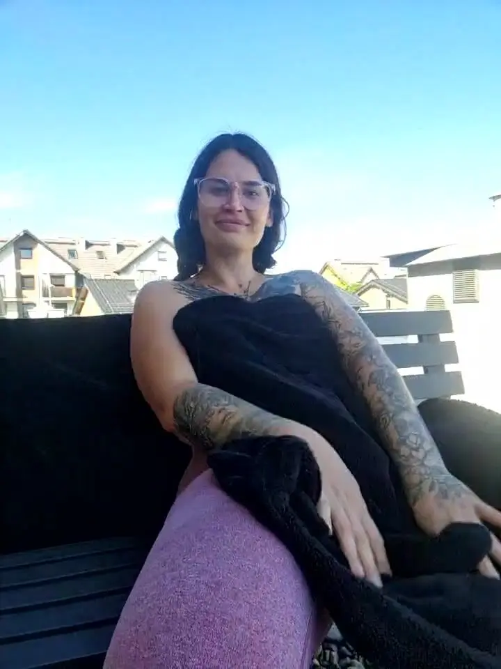 TattooGirlAlia_2023-09-21_08-59