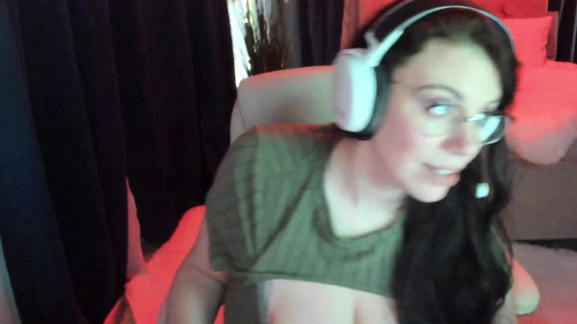 Lovely lilith livestream
