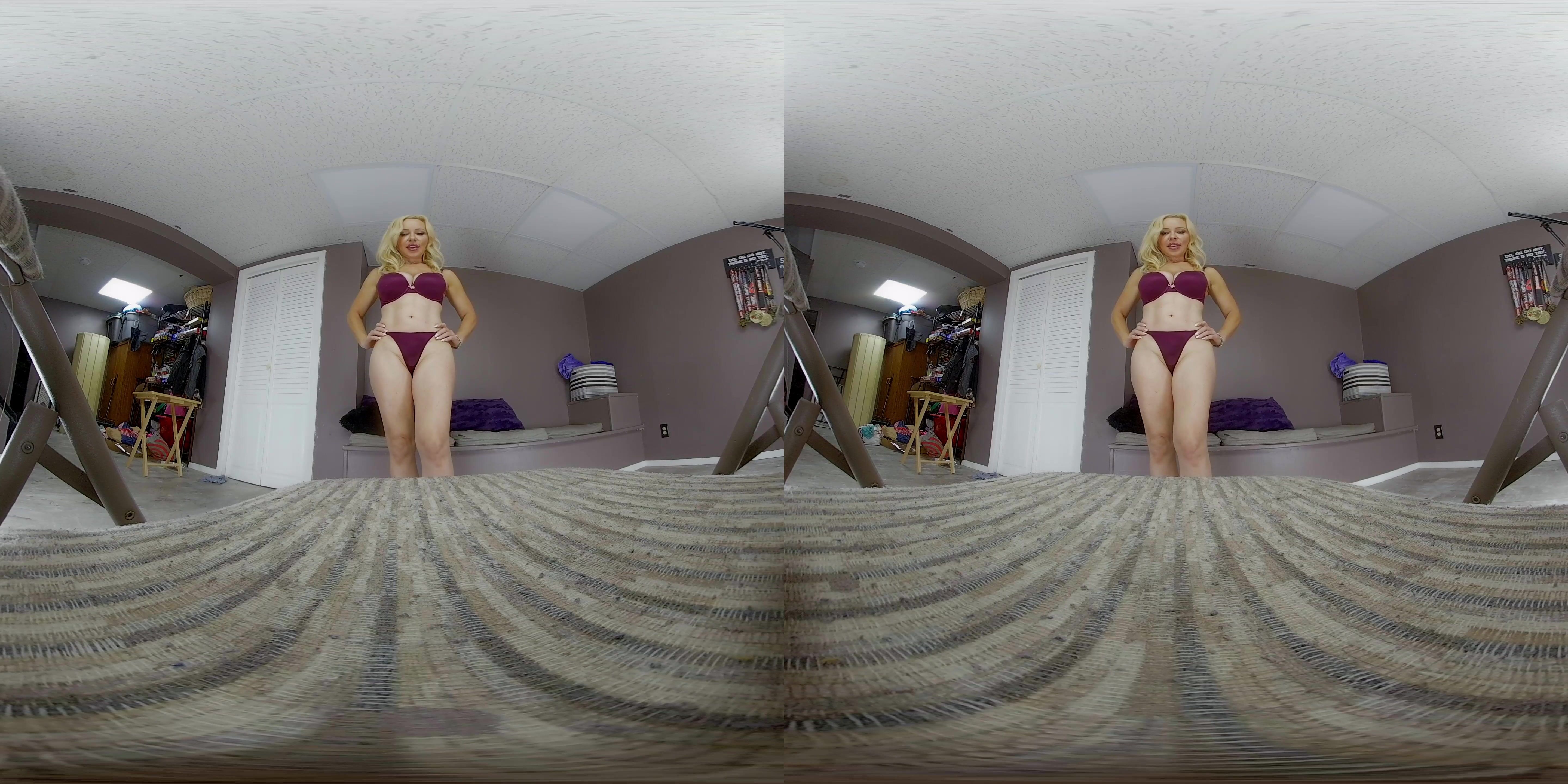 Giantess Blondzilla VR Booty Tease