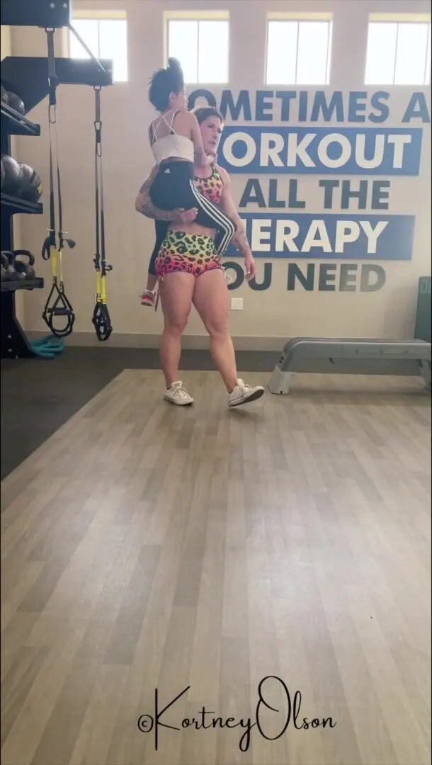 Kortney Olsen Lift Carry