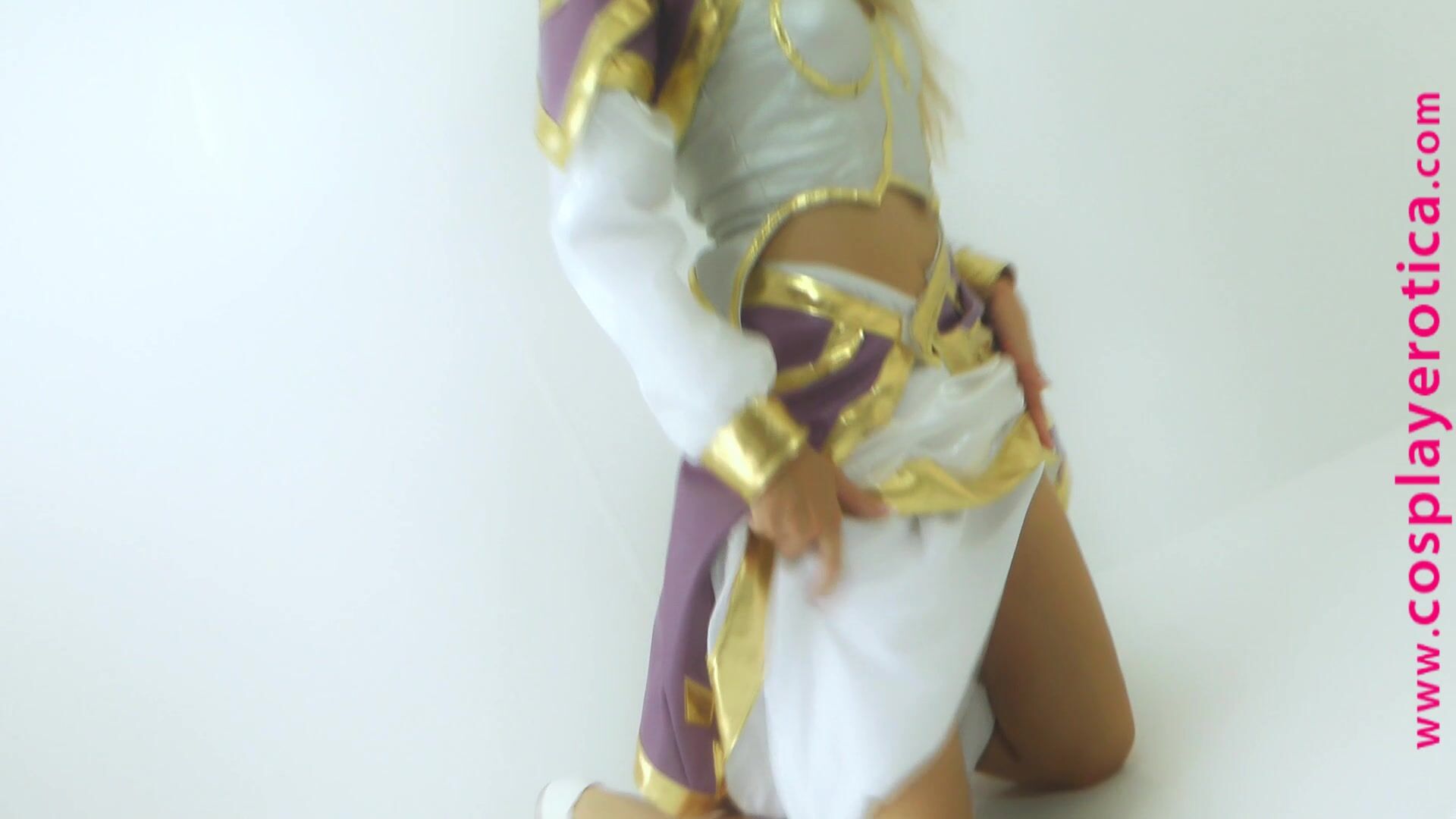 Warcraft - Jaina Proudmoore - Cosplay 6335 Angela cosplaying in Monastery