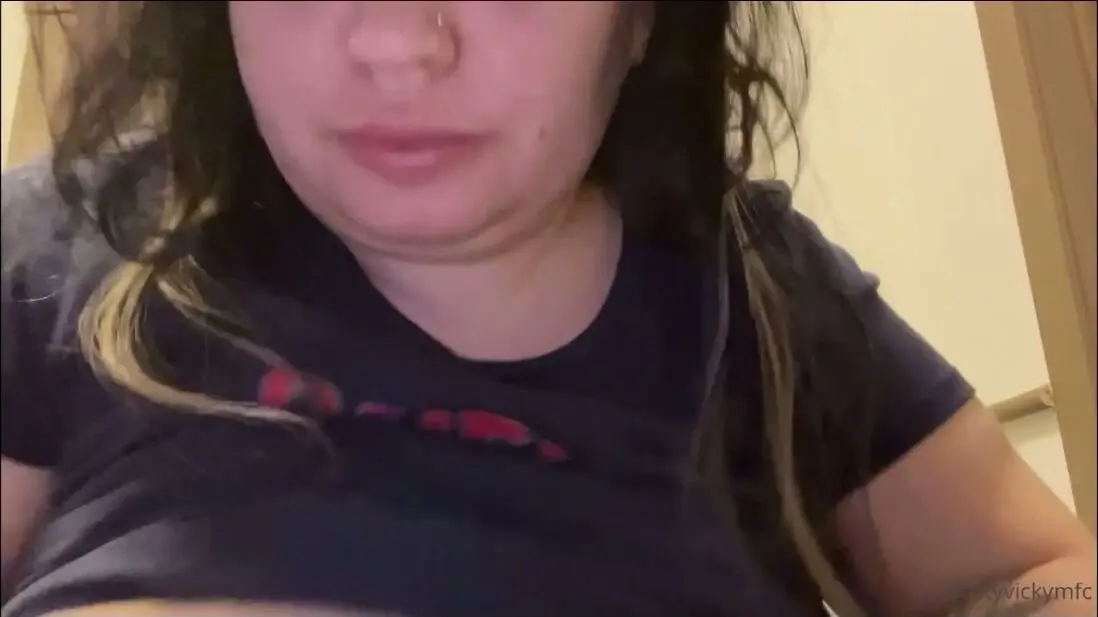 Busty Vicky