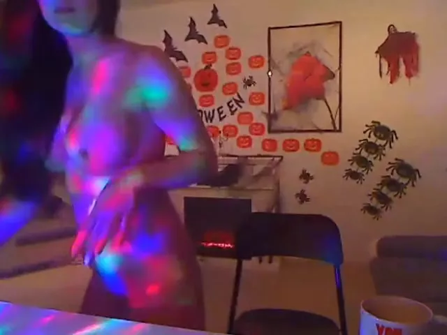 PoppyNaked dance MFC