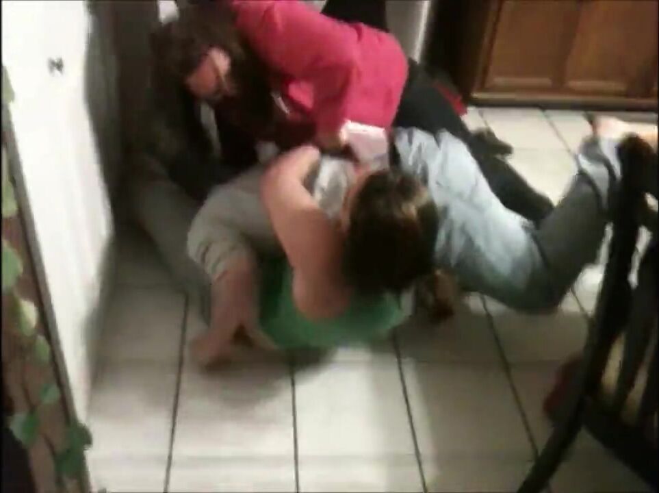 3 women vs 1 man real fight