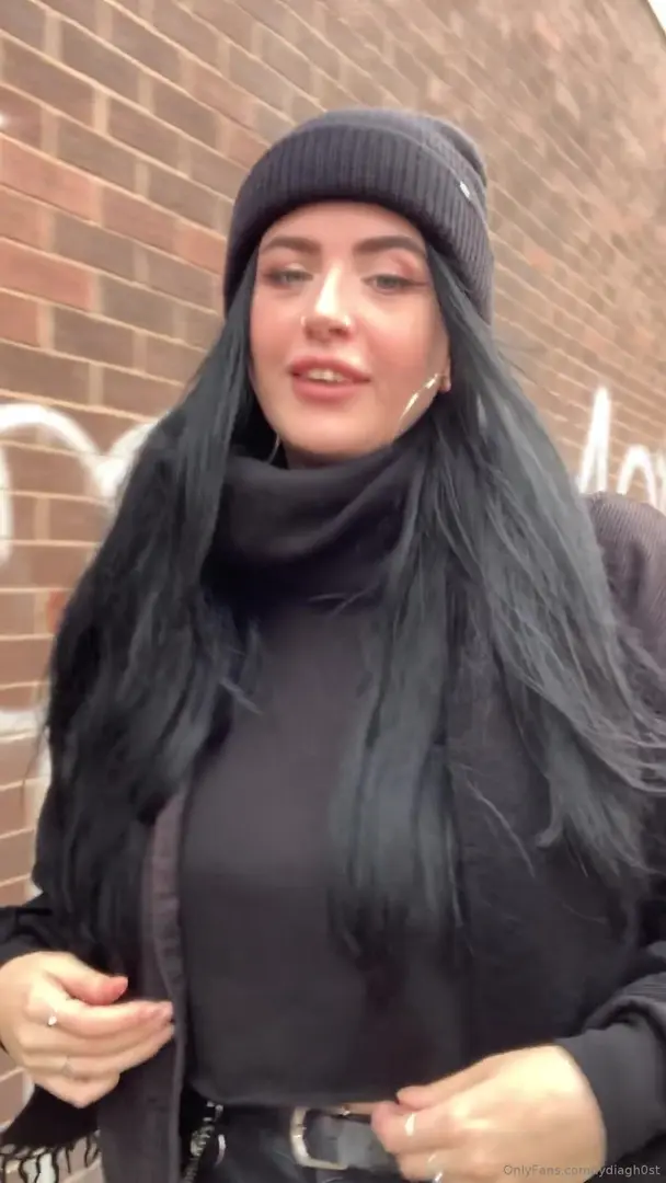 lydiagh0st - tits out in public
