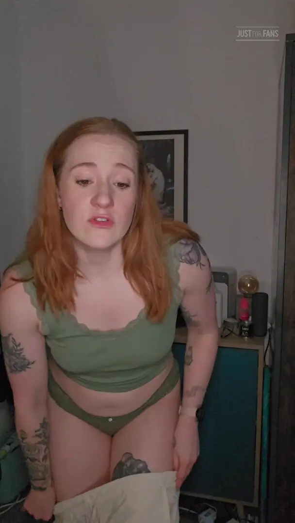 Fiona daggers - free use mommy