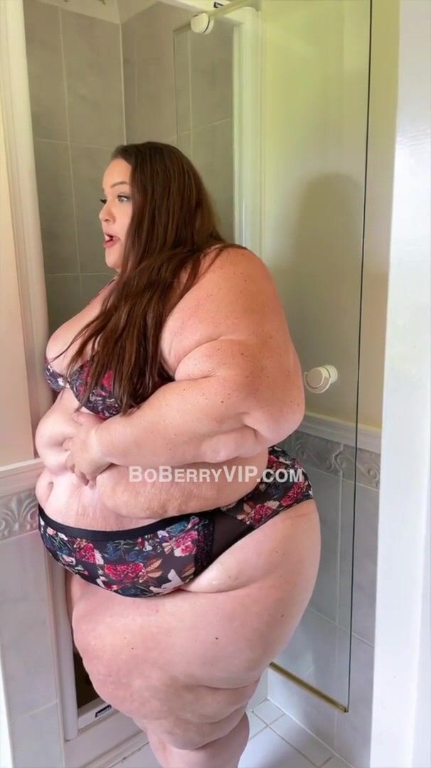 Ssbbw Boberry - Tough to Have a Shower