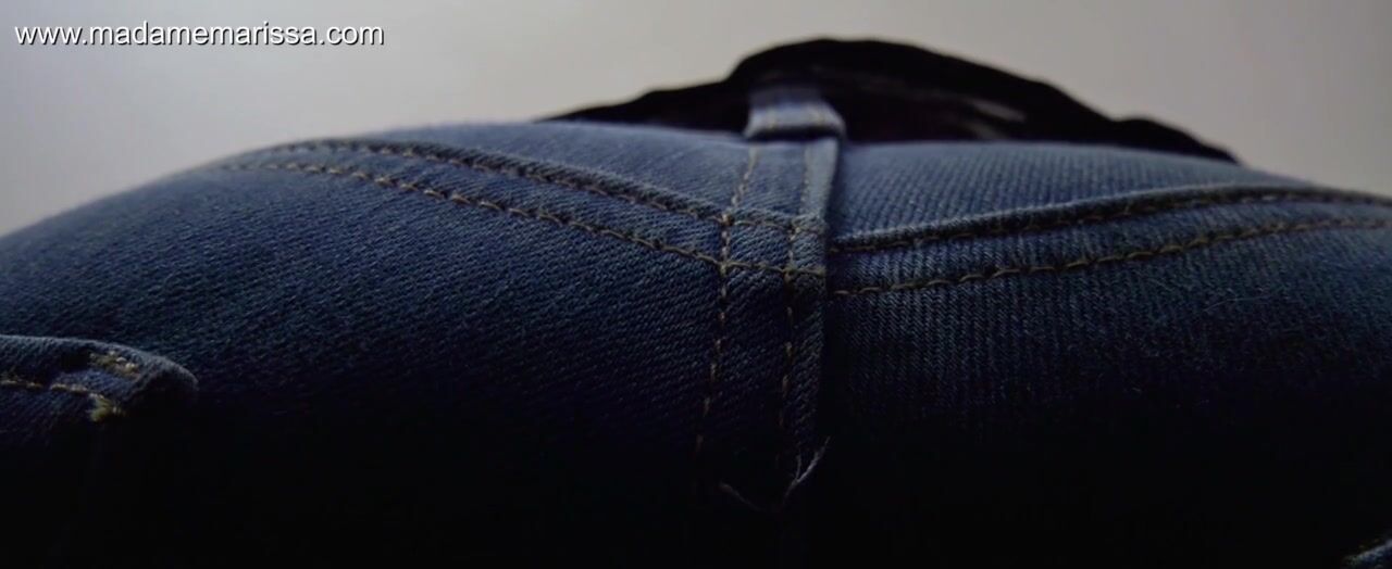 Jeans Facesitting Marissa POV