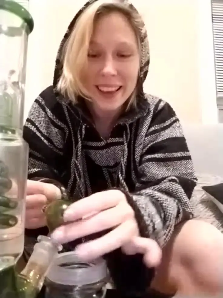 blondieblooms cam video streams at 12 am onlyfans porn videos