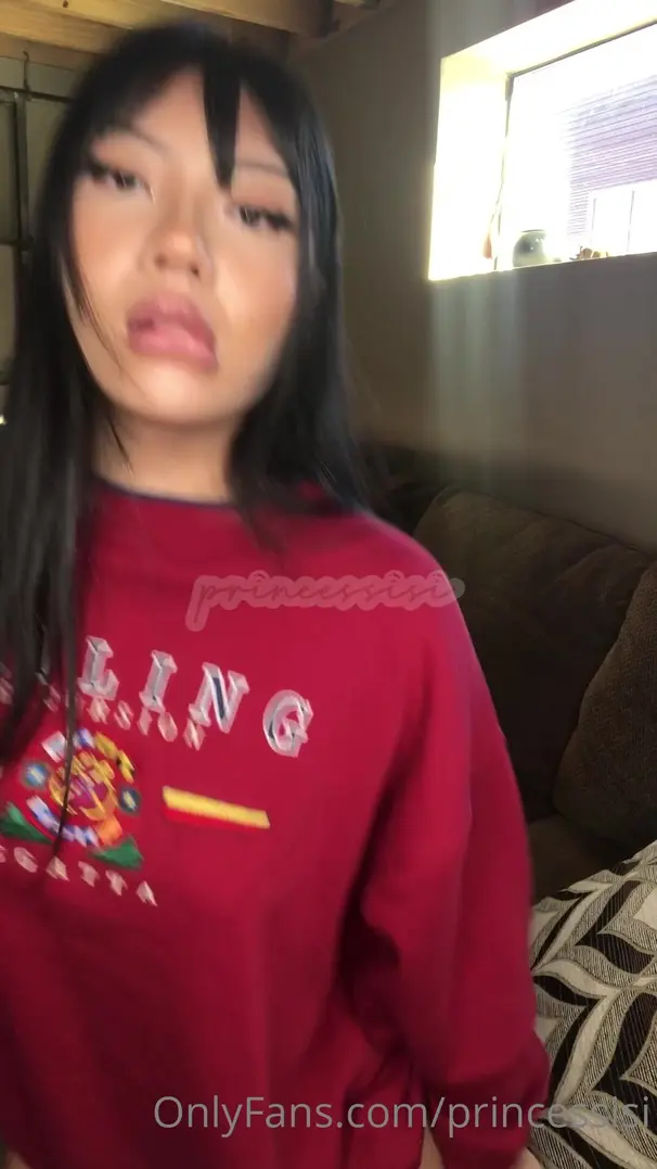 princessisi Come fuck the girl next door I have a cute innocent face