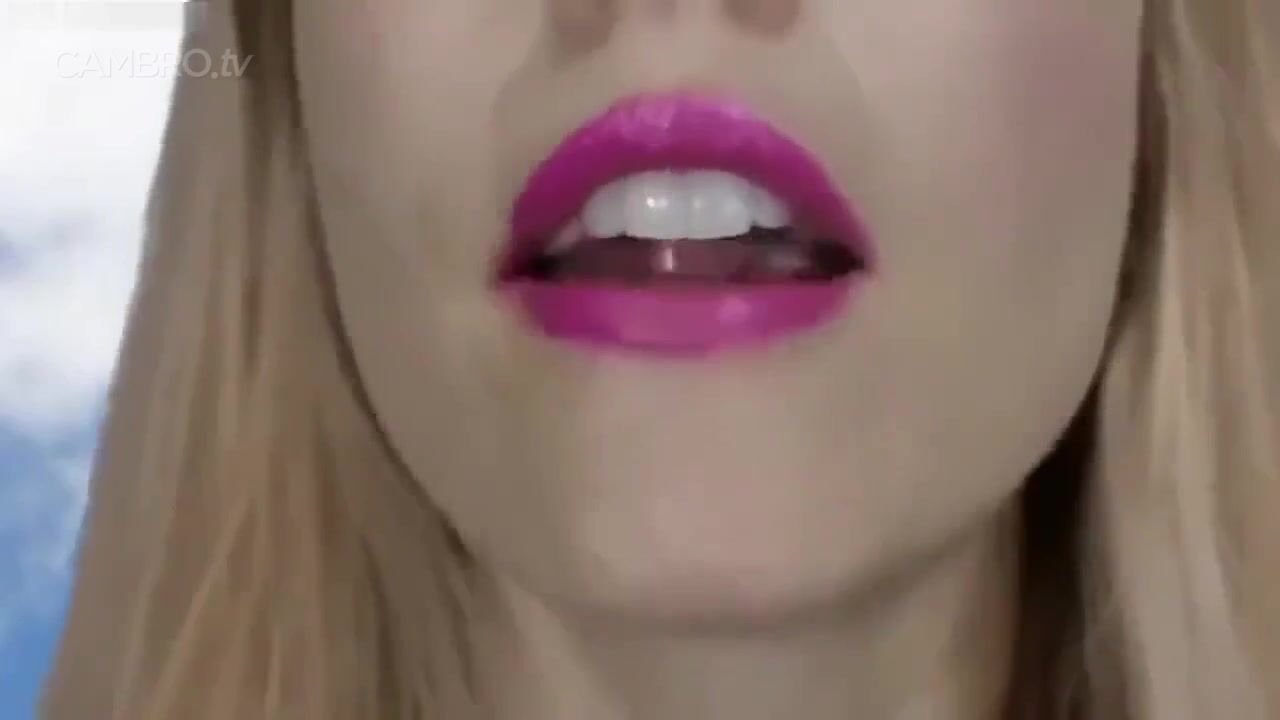 Suzi lorraine giantess attack porn video