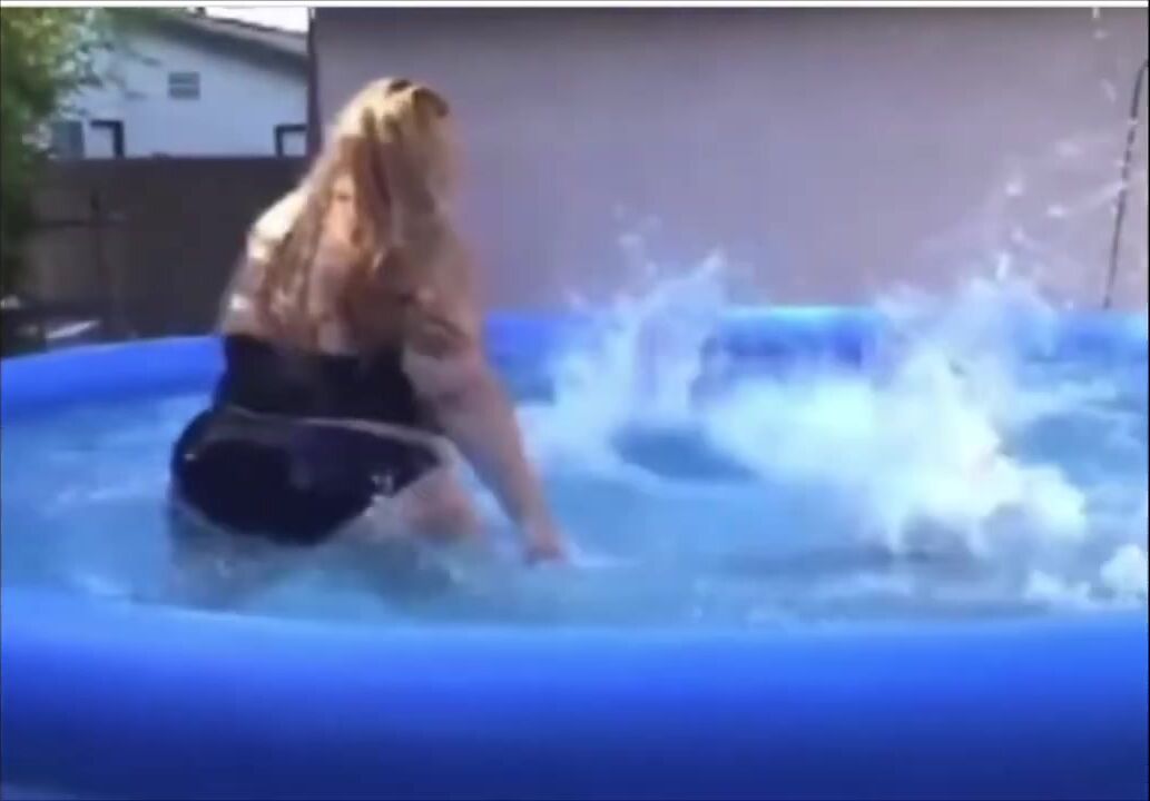 blythe 400 lbs pool fight