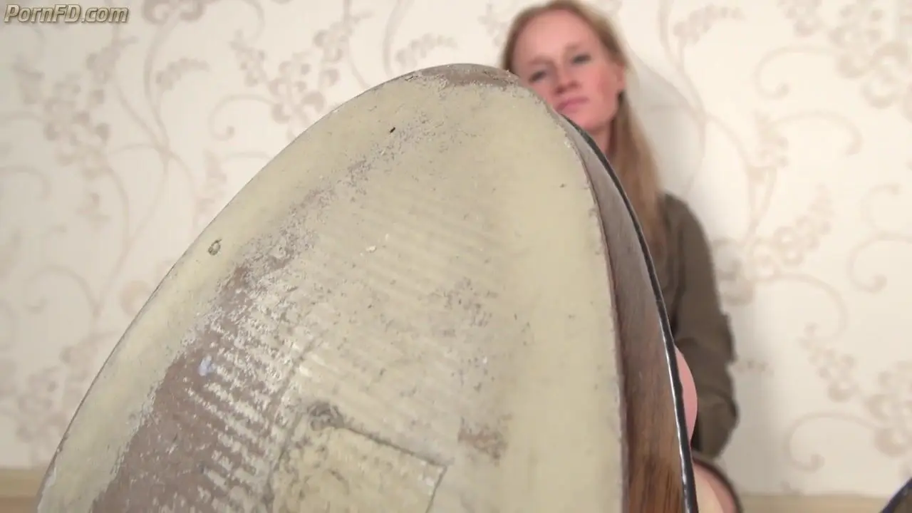 Ingrid Size 10 Big Feet Giantess