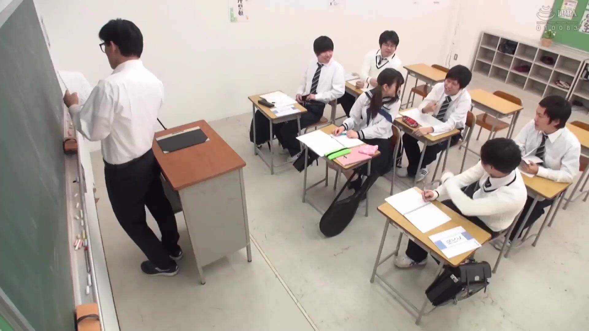 Megumi Shino - Sucking some dick in classroom, agian (can you believe it!?)