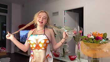 karina_vlt Late night cooking session. Love beets ,but too late to make a borscht it will be my fir onlyfans xxx porn videos