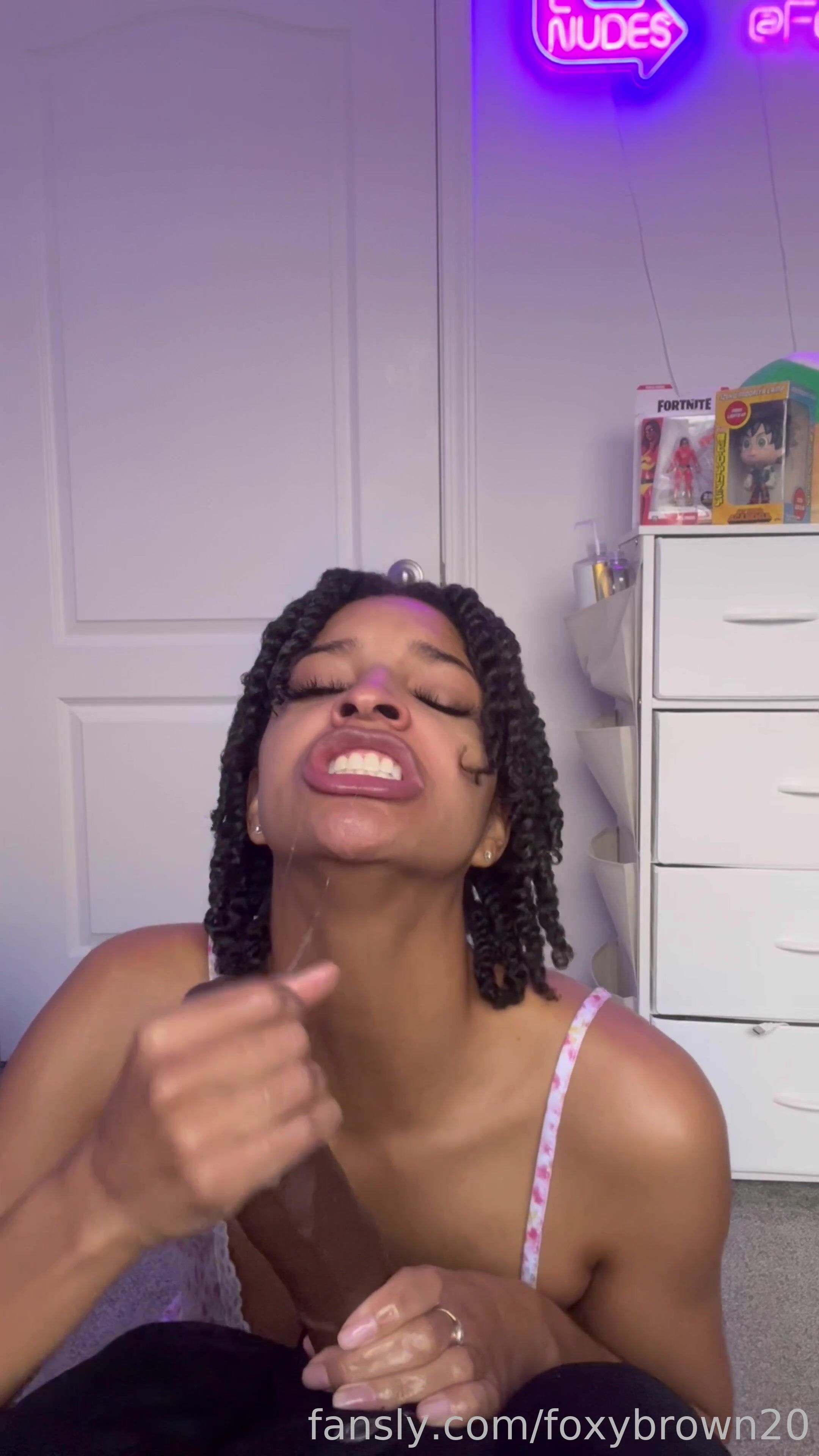 Foxybrown Dildo 1