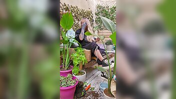 kinkerbell23 937182126 here we go 22 minutes of me smoking amp gardening. leave a tip of any amount i d really appreciate it & it also gives me the encouragement to fil onlyfans xxx porn videos