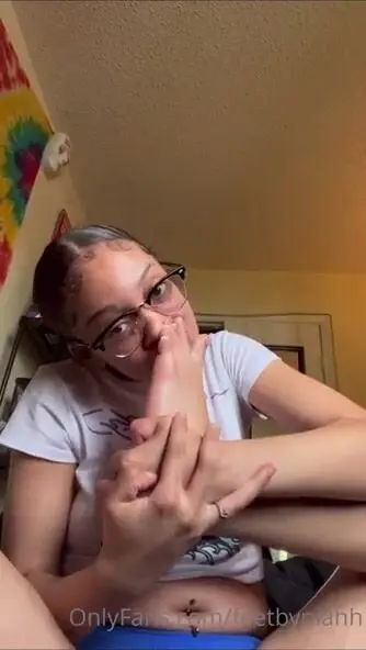 NiahNastyyFeet Lightskin Ebony Self Foot Worship Spitty Soles OF Clip
