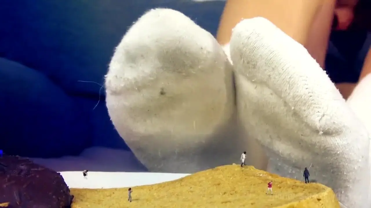 Giantess Loryelle 1