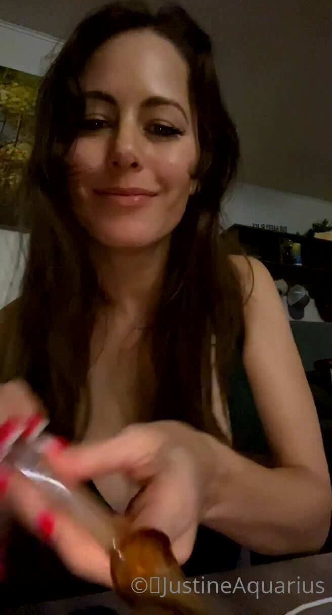 Justinejakobs Want me to move my hands Tip me $10 Iâ€™ll show you