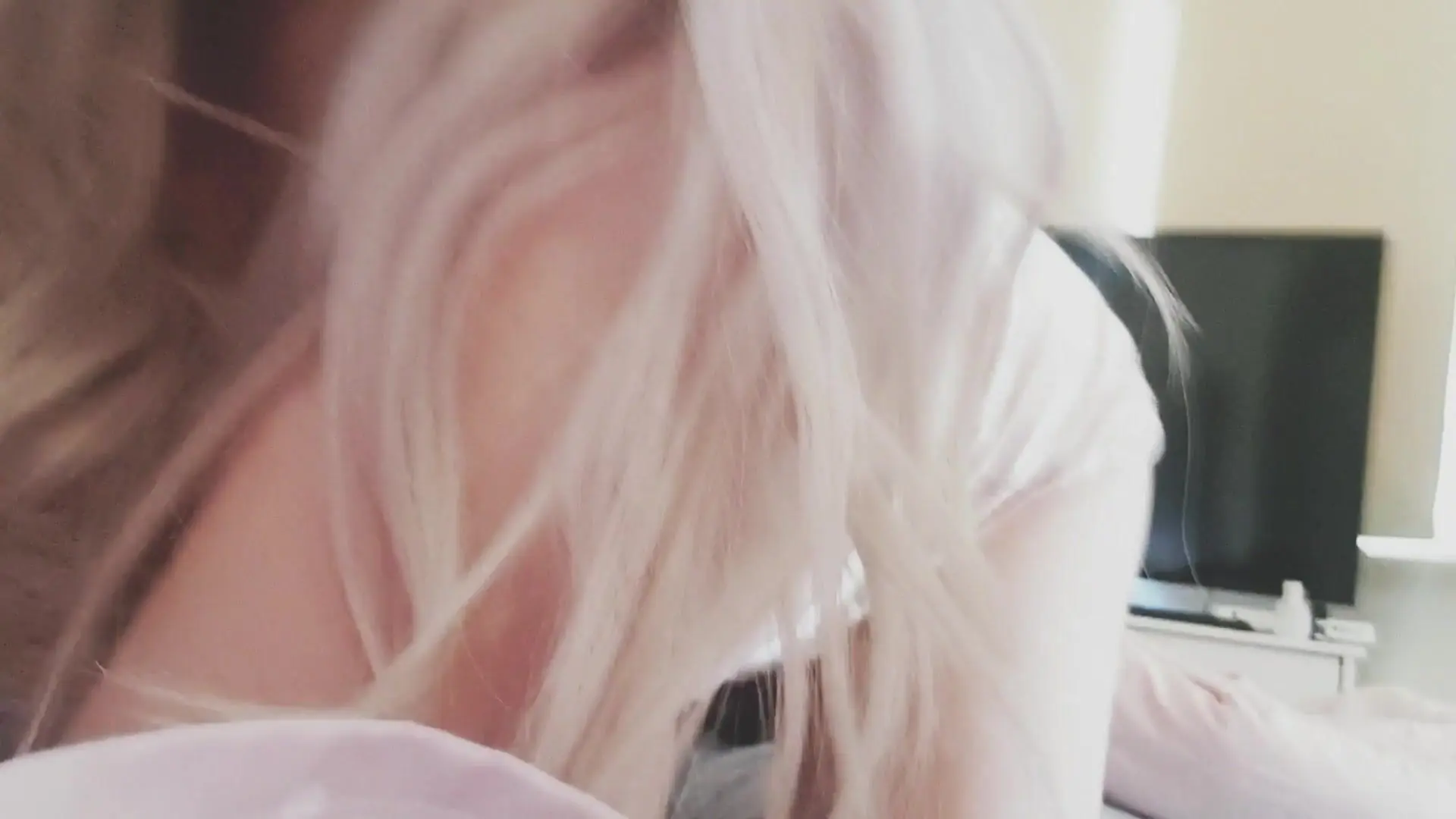 Nicoleisfun GOODMORNING, literally from my bed thismorning; this post makes  me shy, i havent filmed se