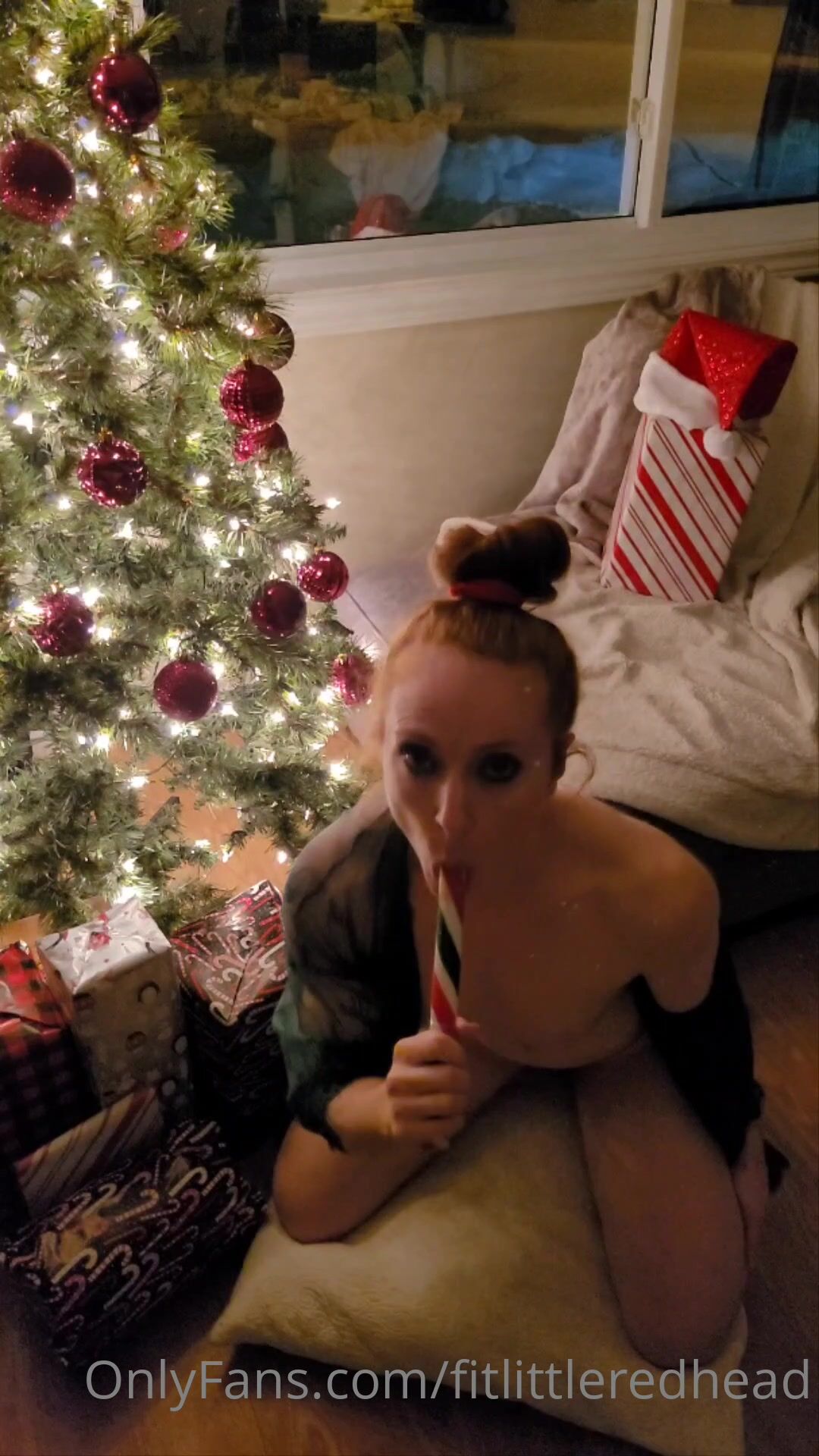 Fitlittleredhead sucks candy cane