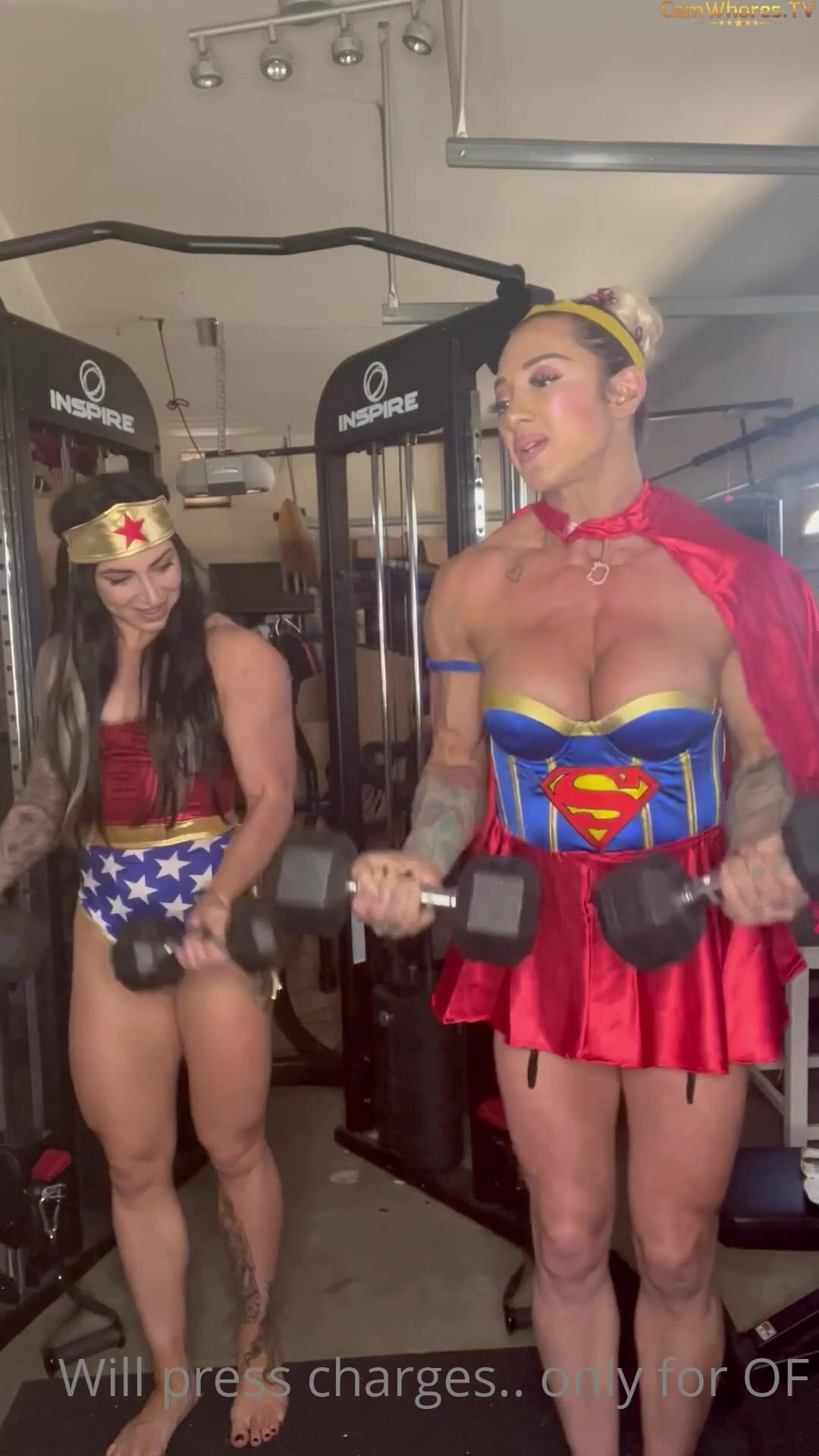 Supergirl Lesbian workout