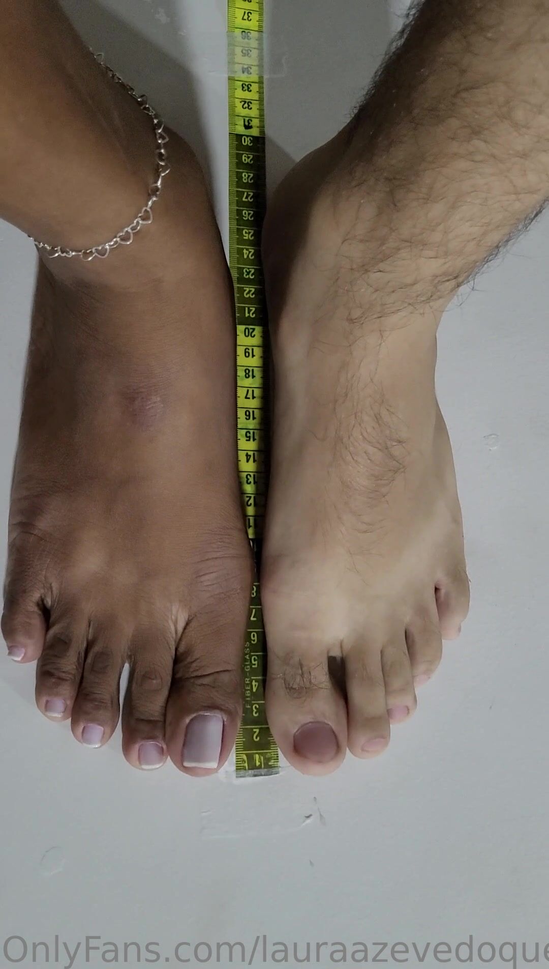 Feet comparison and measurement