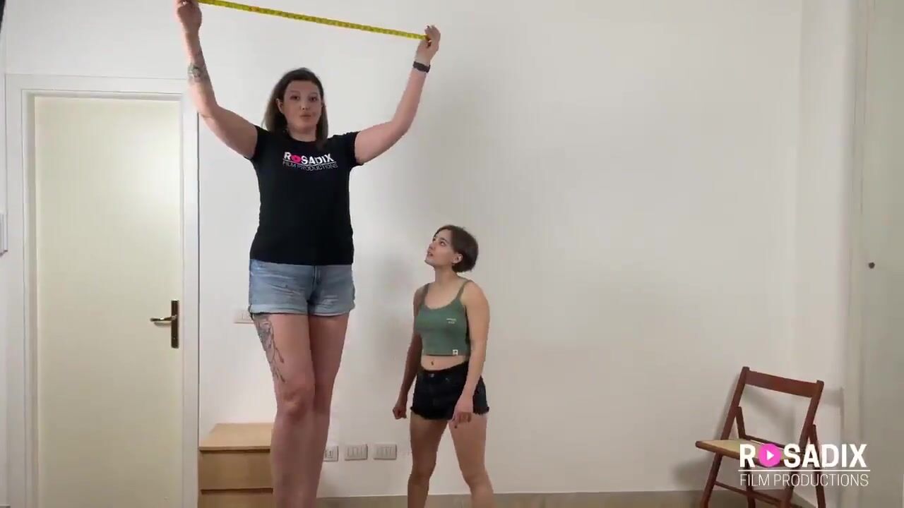 Amazon Vicky vs Mia 198 cm vs 150 cm