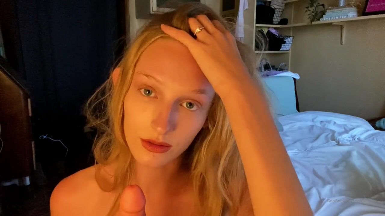 Kwgirlx - Daddy Has Been Getting In My Dirty Hamper Lately And Sniff