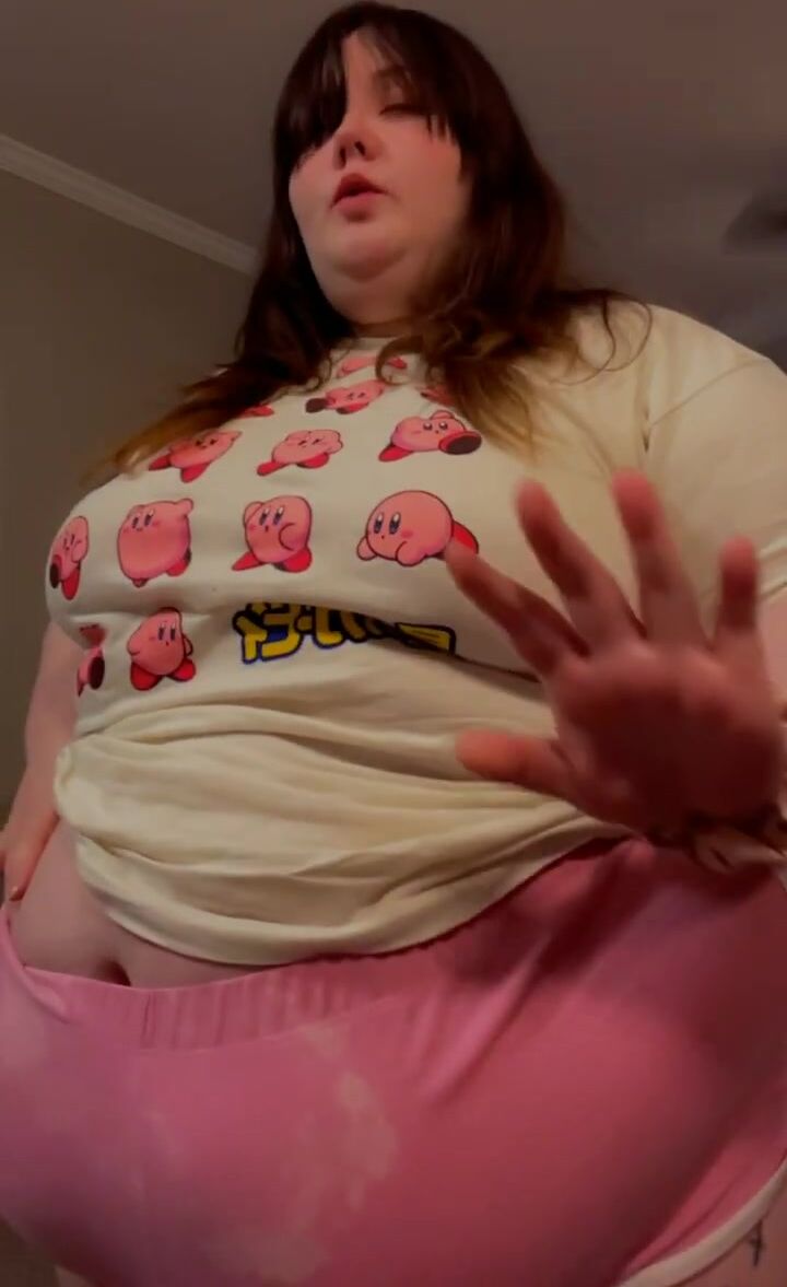 SSBBW Hides a Can Under Her Belly