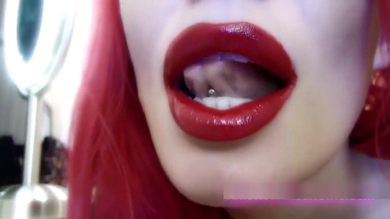 Amazon Goddess Harley kissing