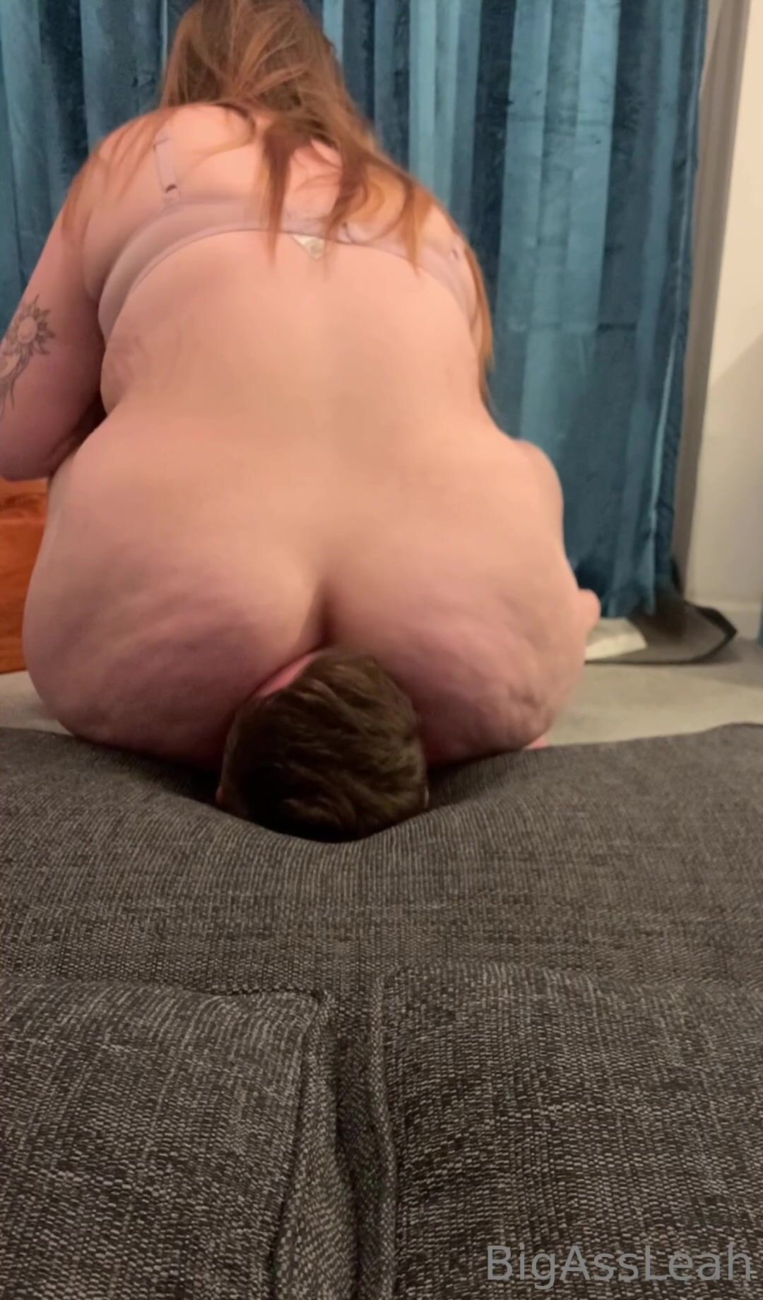 Big ass Leah Nose Fart 2