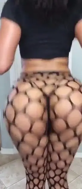 cleocakes clapping