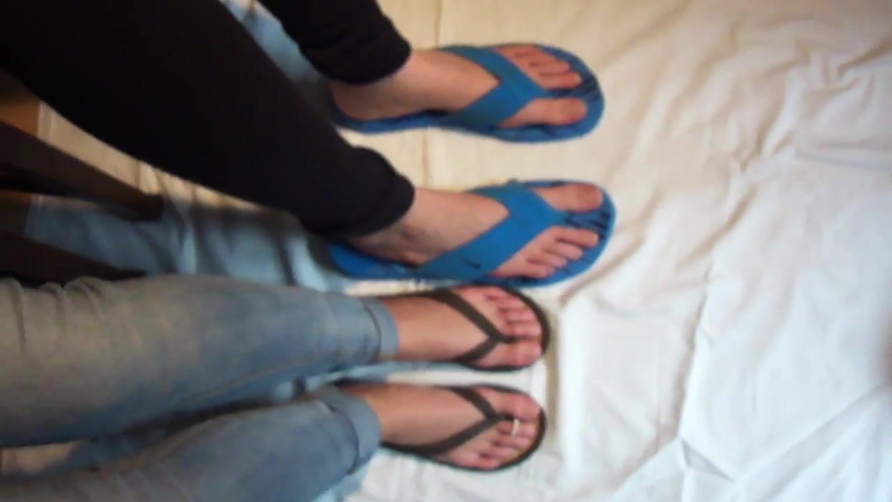 Size 5 vs size 13 flipflops