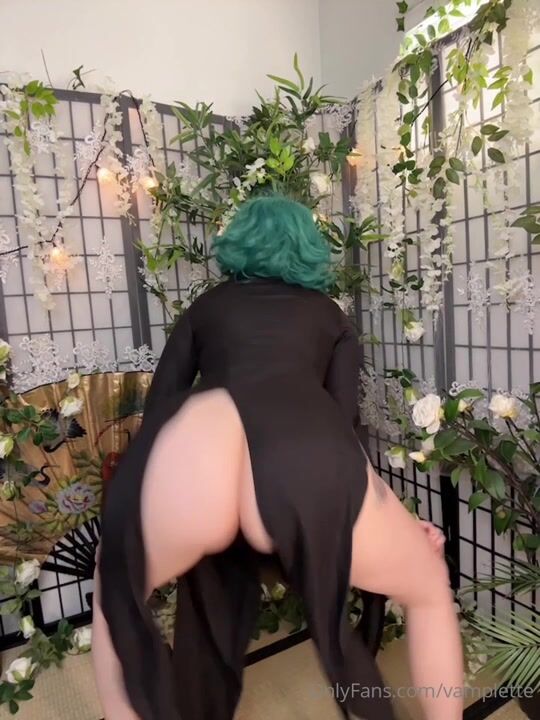 Vamplette Tatsumaki Twerk