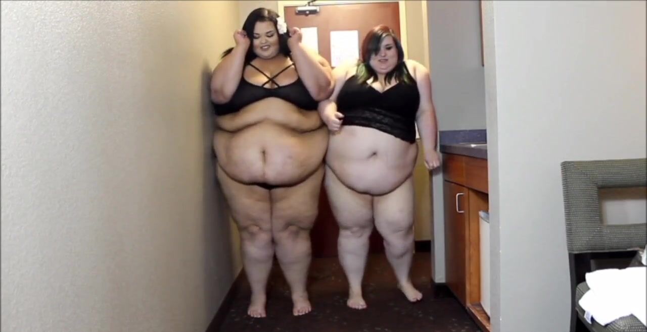 SSBBW Brianna & Kiyomi in doorway