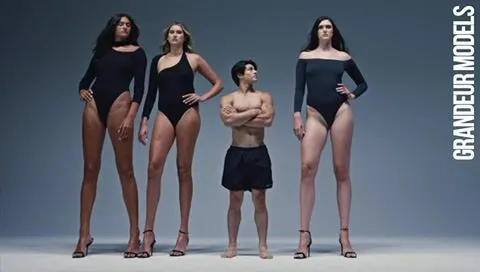 3 tall women