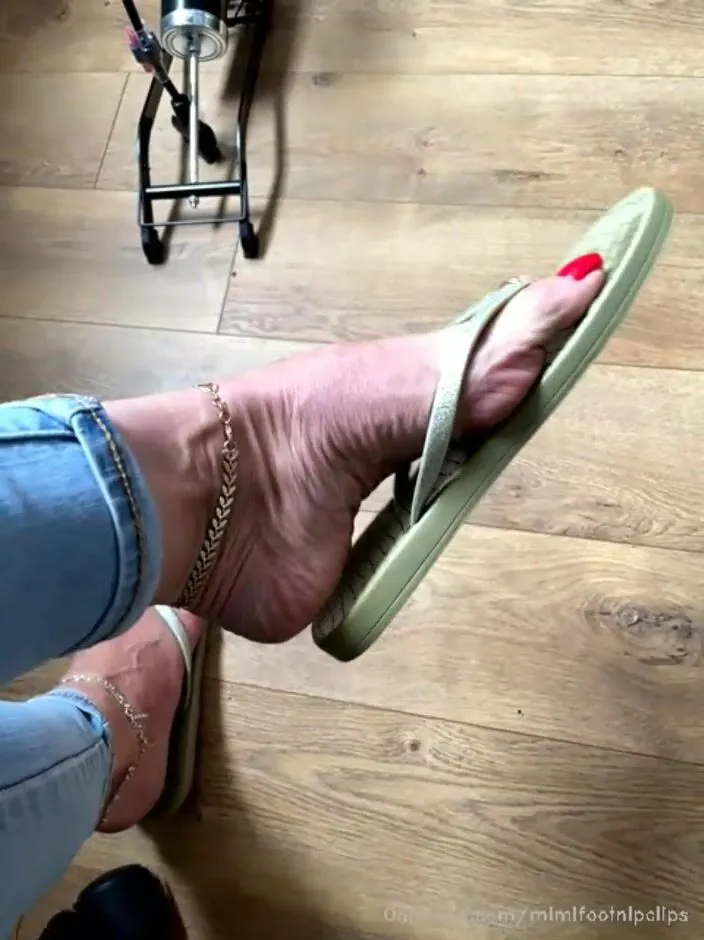 mimifootnipclips cam streams at 04112022 1031 pm welcome to my livestream tips amp kind words make my day an onlyfans xxx porn videos