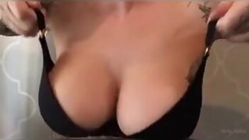 vickyaisha here s a little something to get your week started right you re welcome .mp4 onlyfans xxx porn videos