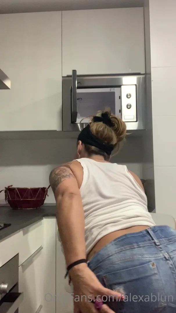 alexablun vamos al v deo de las fotos del caf de esta ma ana jajajajajaja m s caliente que nuca este c onlyfans xxx porn videos