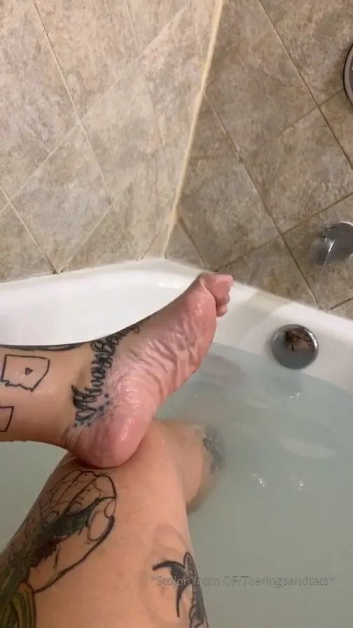 toeringsandtats thought i d share this live from ig a few days ago.... singing in the bathtub sharing m onlyfans xxx porn videos