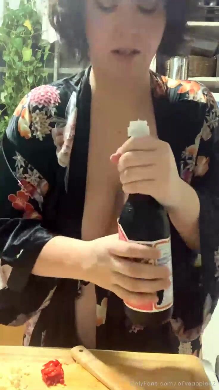 Oliveapple42 cam streams at 09 am the last half of a long stream w so many