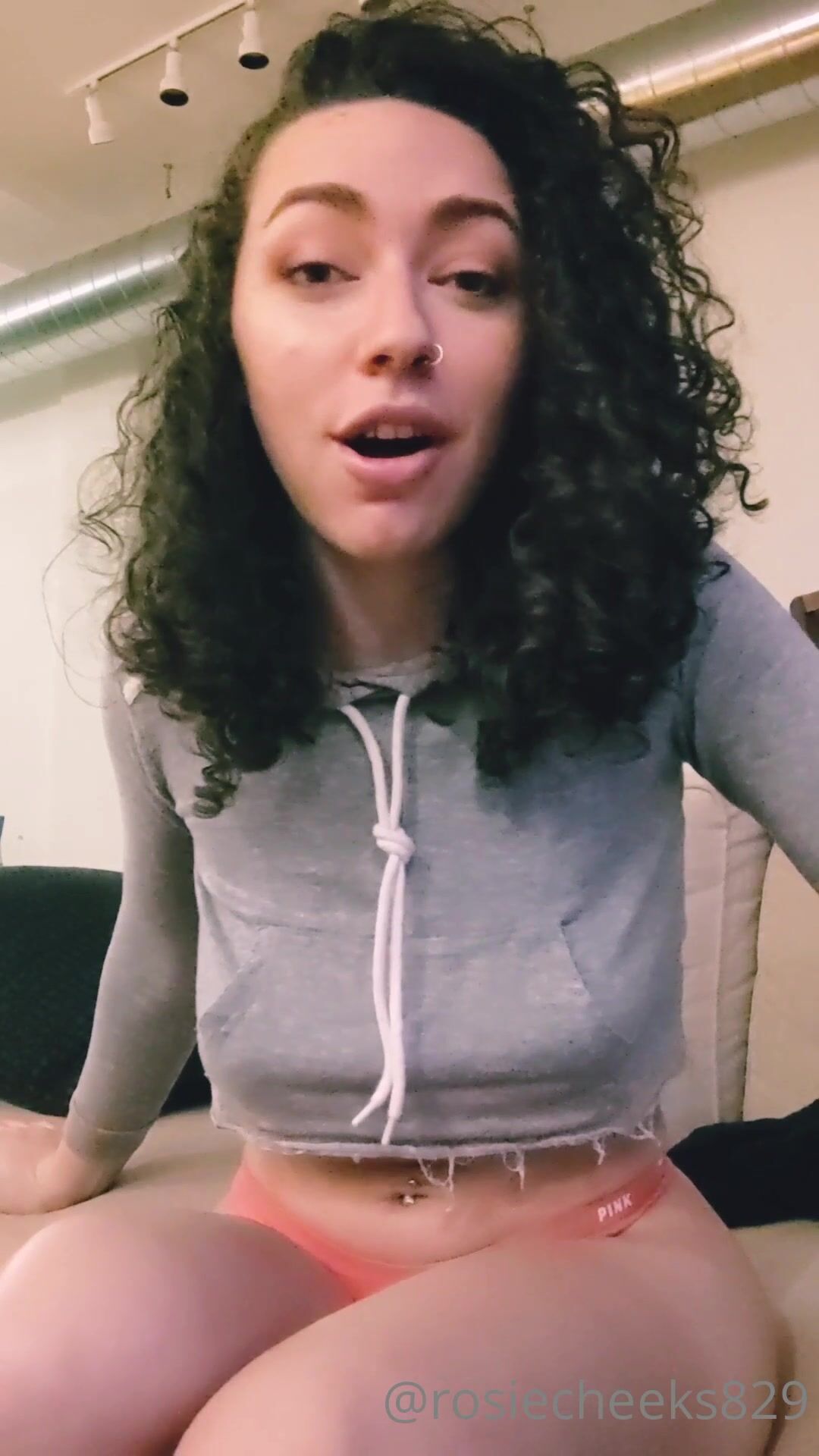 Rosie.cheeks829 hiiii what i offer cockrates custom videos skype video chats  phone sex live 1