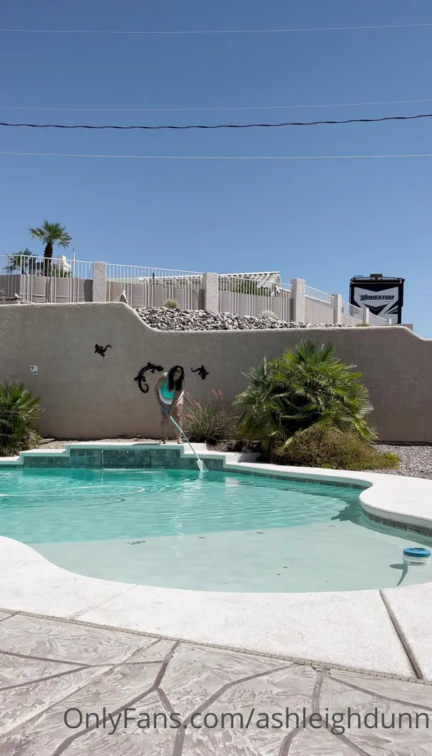 ashleighdunn wanna clean the pool w/ me need a pool girl i m for you onlyfans xxx porn videos