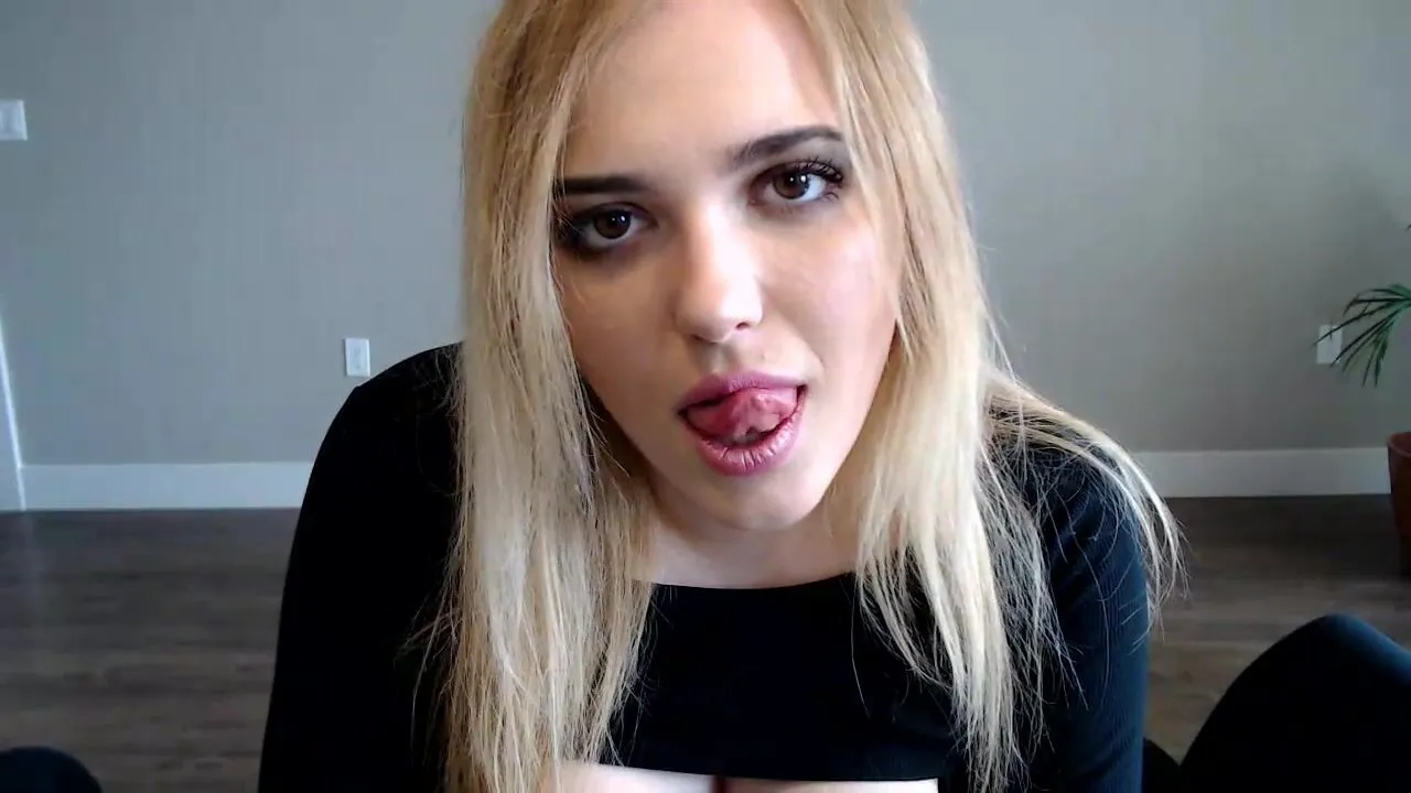 Goddess Ivy Grey i snap you oink