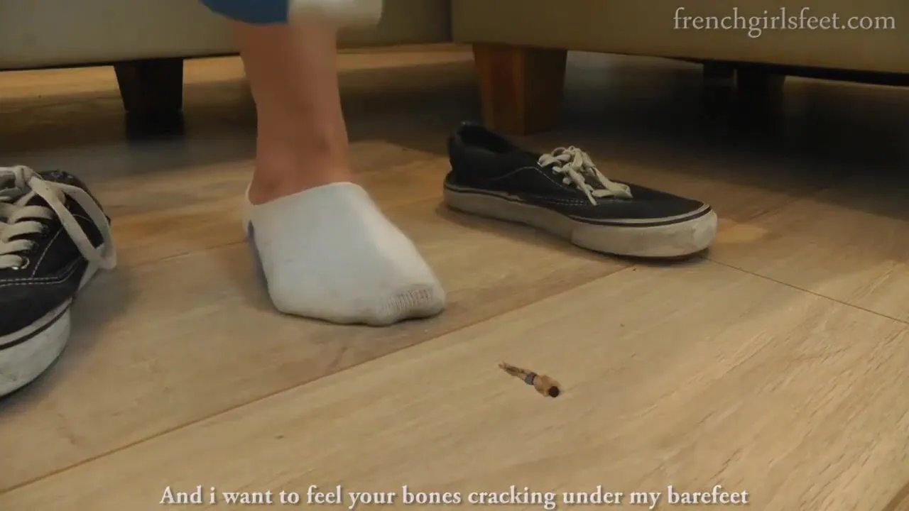 Hanna French Girls Feet - Giantess stinky feet