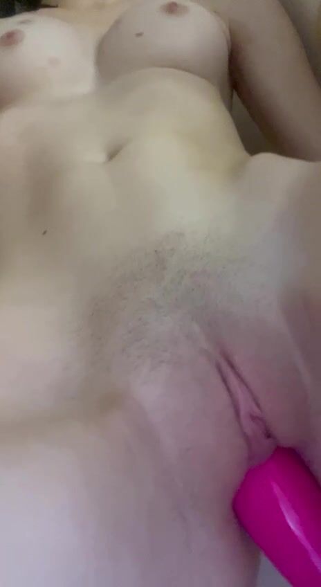 Kaylee Bathtub Dildo